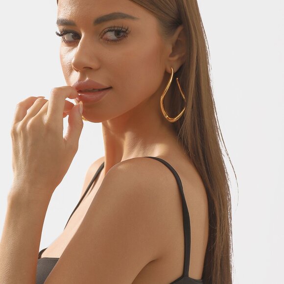 3/$35 Chunky Gold Tone Geometric Drop Earrings Modern Abstract Statement Jewelry - Picture 5 of 6